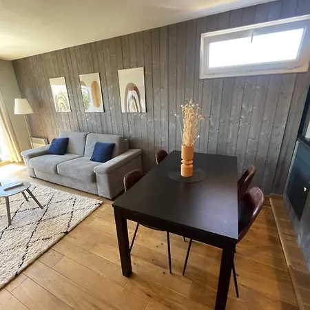 Apartment Mizar, Joli Appt Renove Avec Parking Et Balcon