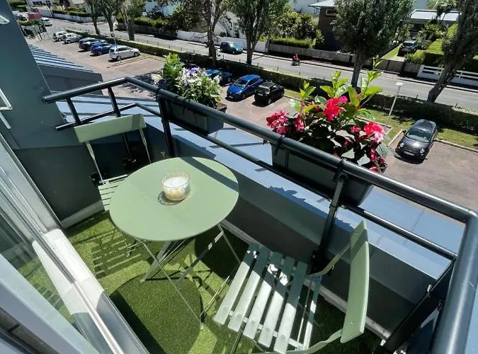 Mizar, Joli Appt Renove Avec Parking Et Balcon קורסיי-סור-מר