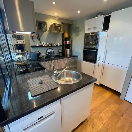 Mizar, Joli Appt Renove Avec Parking Et Balcon * קורסיי-סור-מר