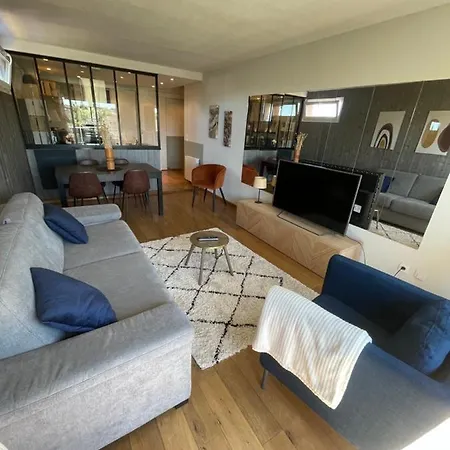 Mizar, Joli Appt Renove Avec Parking Et Balcon 아파트 *